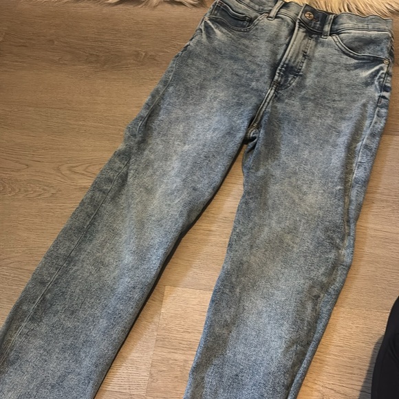 Express Mom Jean - SUPER HIGH RISE - 6 REGULAR - Picture 8 of 9